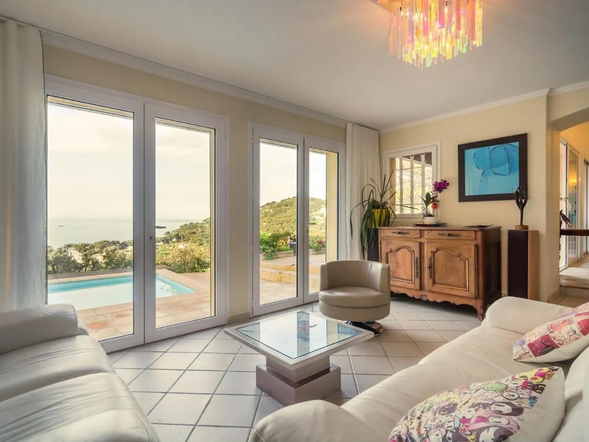 Pretty House With Sea View On The Hy Res 0*, Hyeres