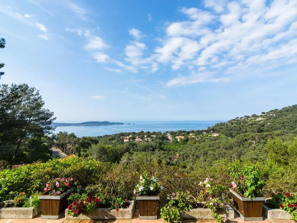 Villa Pretty House With Sea View On The Hy Res à Hyères 0*,  France